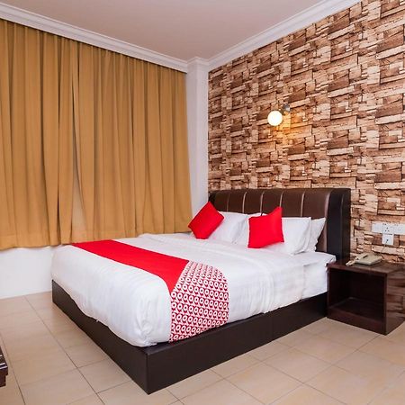 Super Oyo 1114 Neo Pegasus Hotel Segamat Esterno foto
