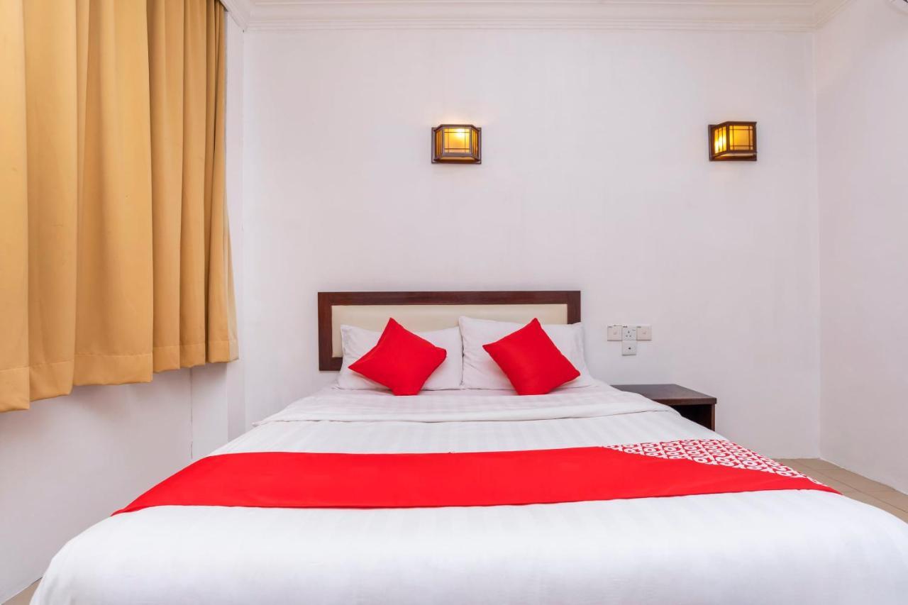 Super Oyo 1114 Neo Pegasus Hotel Segamat Esterno foto