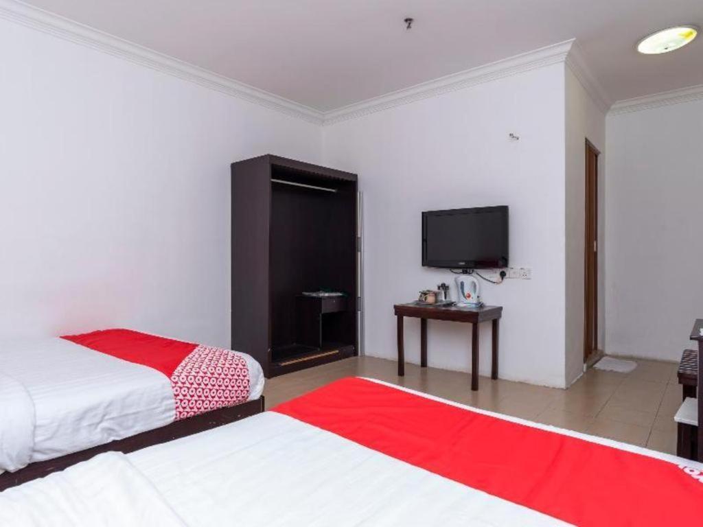 Super Oyo 1114 Neo Pegasus Hotel Segamat Esterno foto