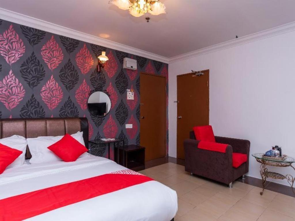 Super Oyo 1114 Neo Pegasus Hotel Segamat Esterno foto