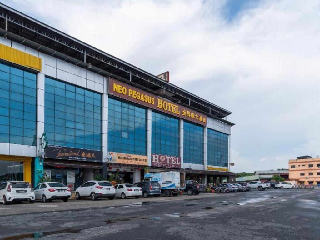 Super Oyo 1114 Neo Pegasus Hotel Segamat Esterno foto