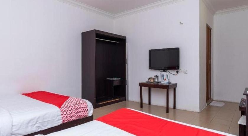 Super Oyo 1114 Neo Pegasus Hotel Segamat Esterno foto