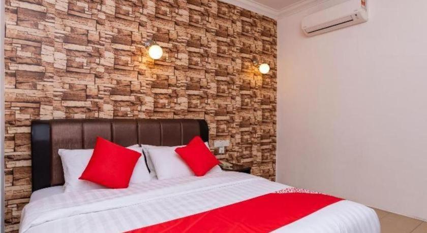Super Oyo 1114 Neo Pegasus Hotel Segamat Esterno foto