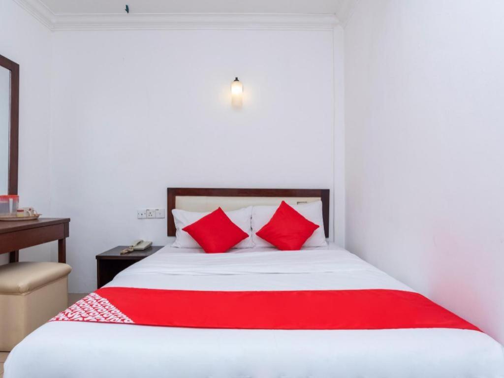 Super Oyo 1114 Neo Pegasus Hotel Segamat Esterno foto