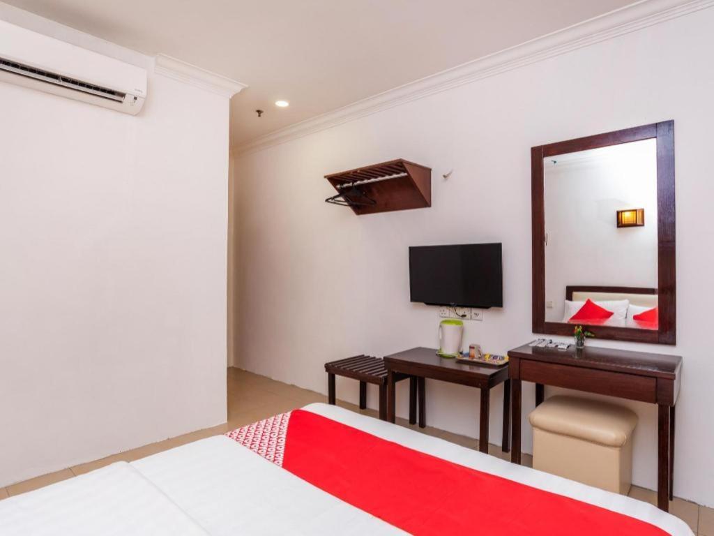 Super Oyo 1114 Neo Pegasus Hotel Segamat Esterno foto