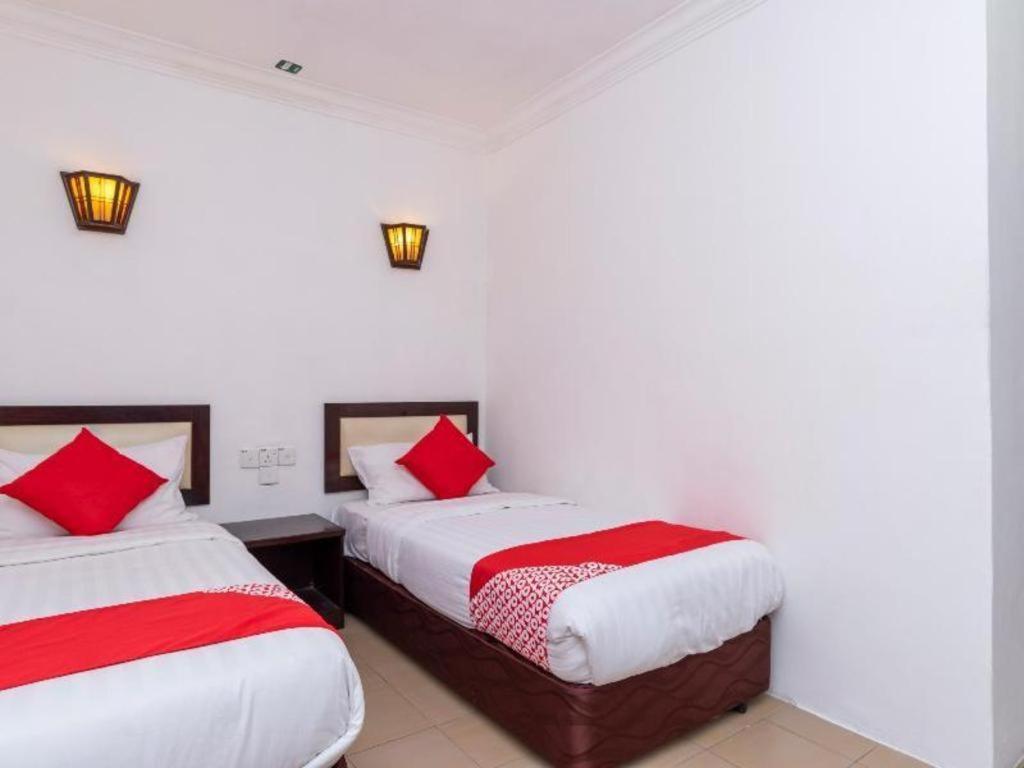 Super Oyo 1114 Neo Pegasus Hotel Segamat Esterno foto