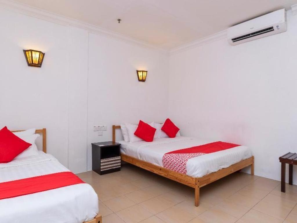 Super Oyo 1114 Neo Pegasus Hotel Segamat Esterno foto