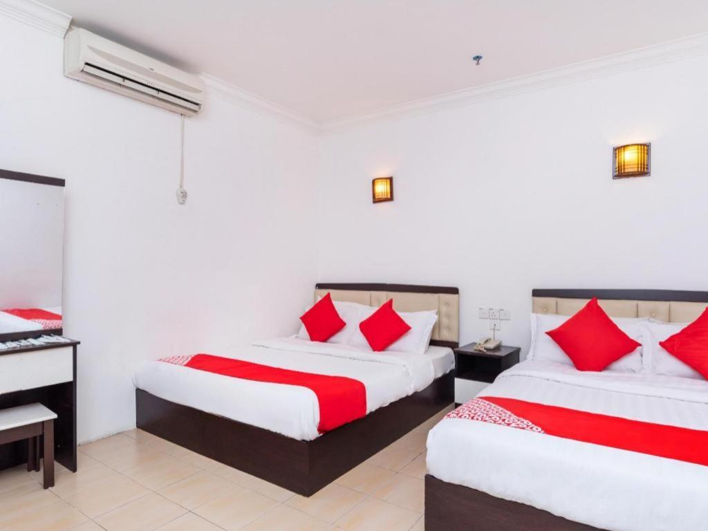 Super Oyo 1114 Neo Pegasus Hotel Segamat Esterno foto