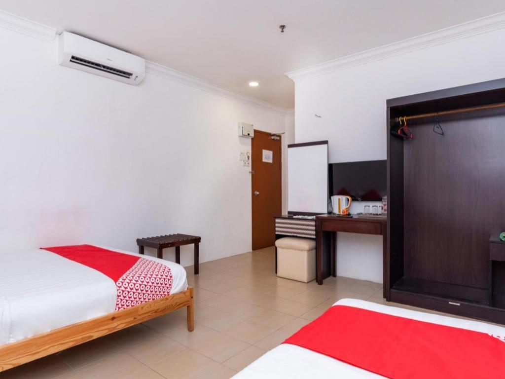 Super Oyo 1114 Neo Pegasus Hotel Segamat Esterno foto
