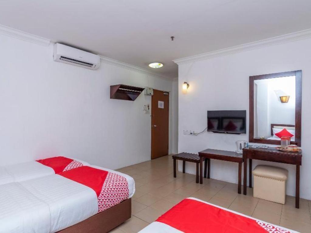 Super Oyo 1114 Neo Pegasus Hotel Segamat Esterno foto